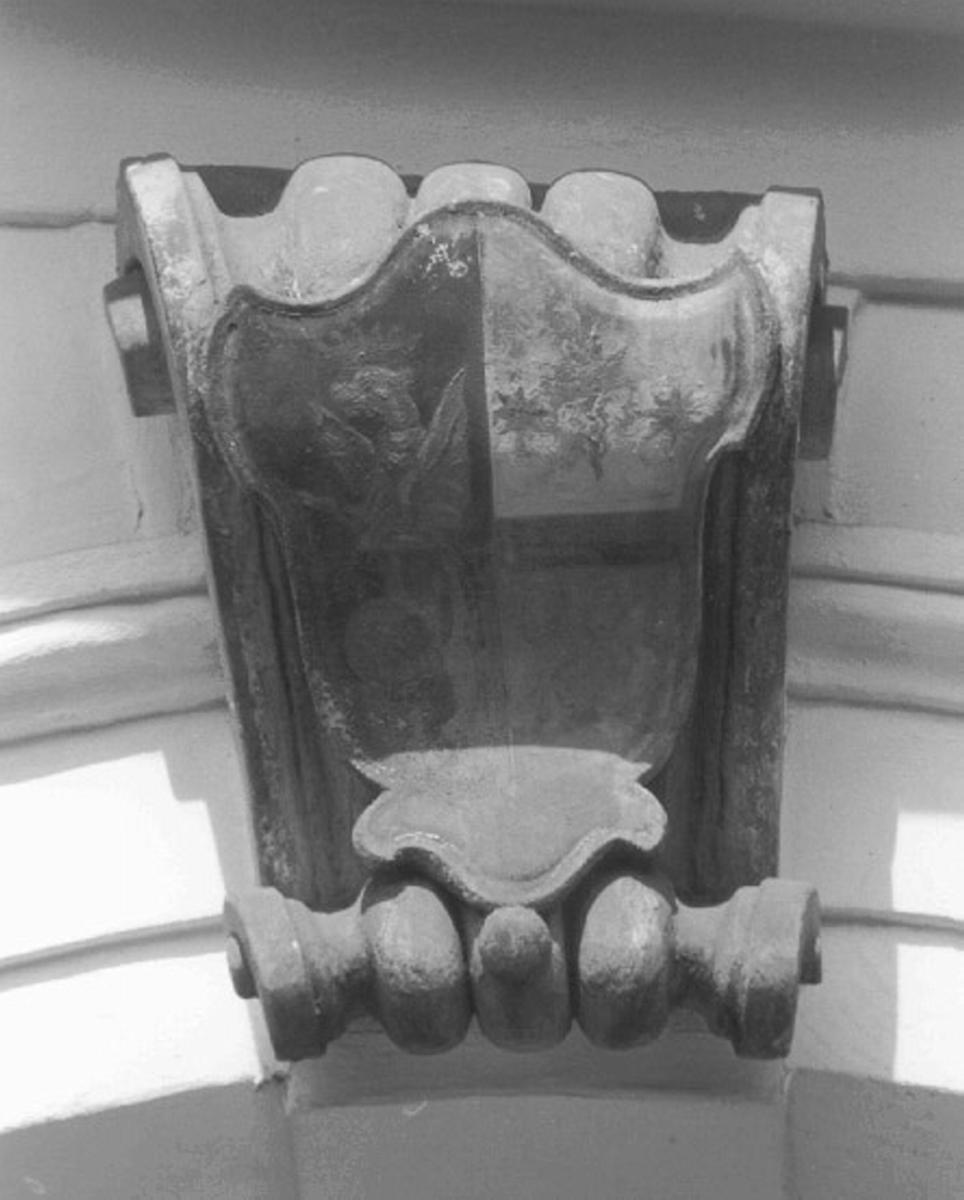 stemma gentilizio (rilievo) - ambito veneto (secc. XVIII/ XIX)