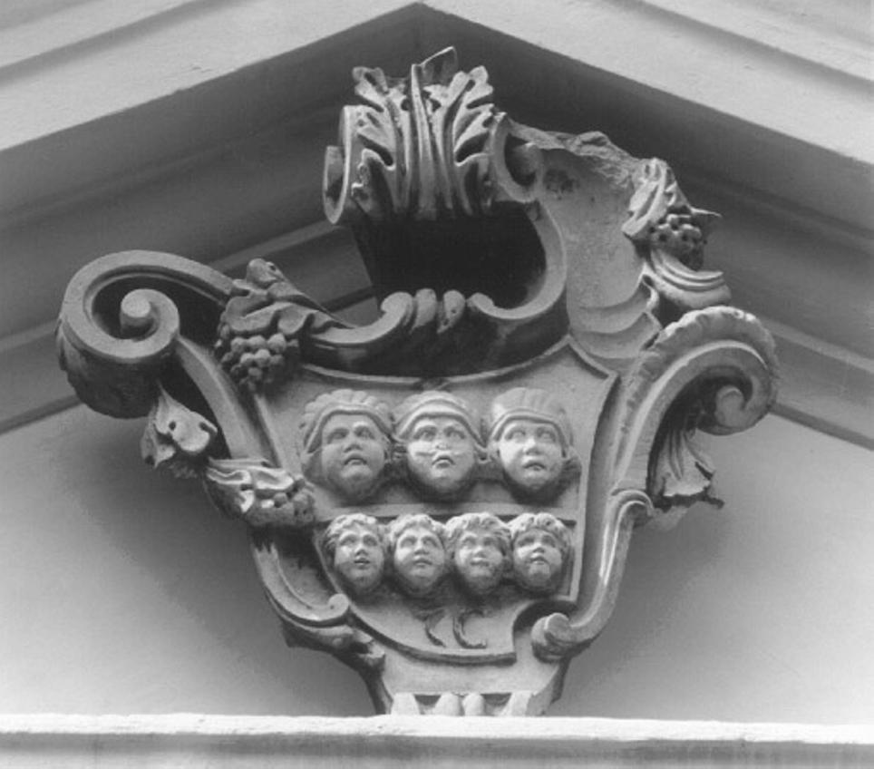 stemma gentilizio (rilievo) - ambito veneto (secc. XVIII/ XIX)