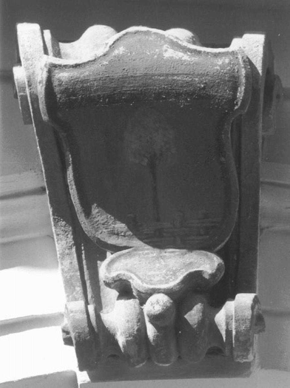 stemma gentilizio (rilievo) - ambito veneto (secc. XVIII/ XIX)