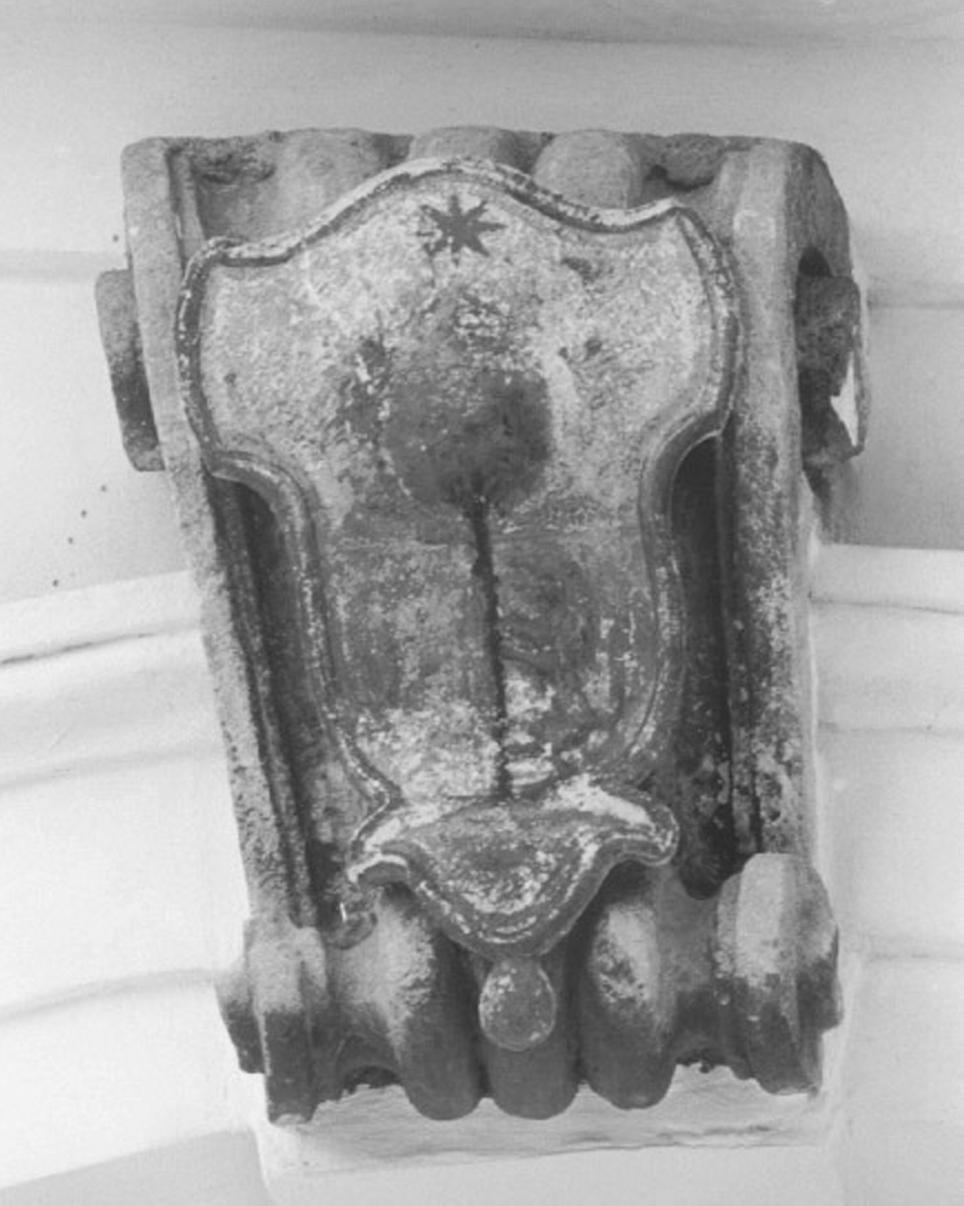 stemma gentilizio (rilievo) - ambito veneto (secc. XVIII/ XIX)