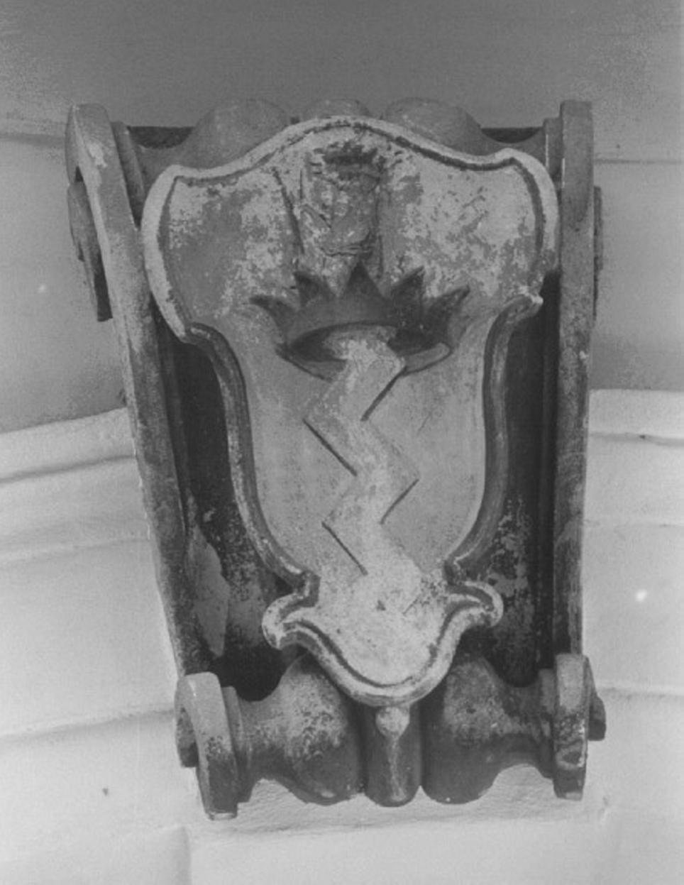 stemma gentilizio (rilievo) - ambito veneto (secc. XVIII/ XIX)