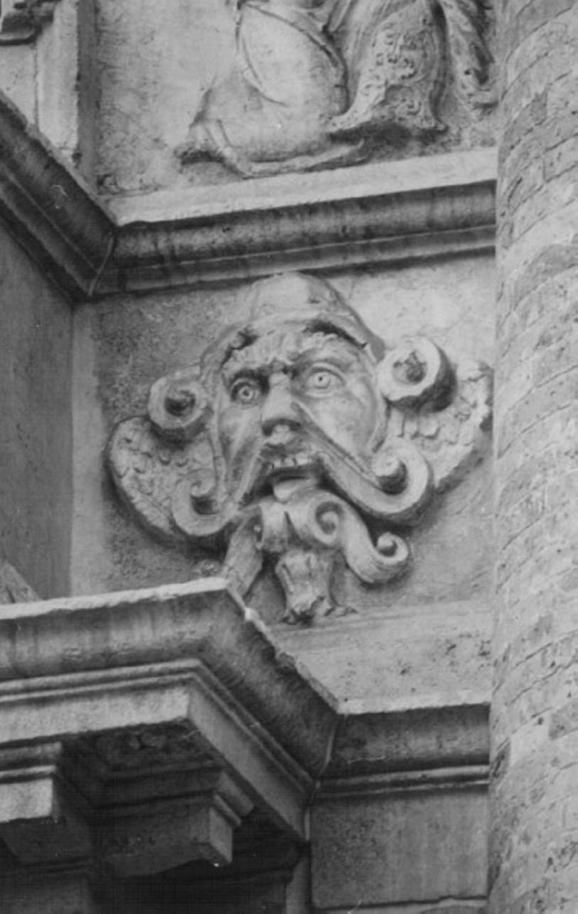 mascherone (decorazione plastica) di Rubini Lorenzo (e aiuti) (sec. XVI)
