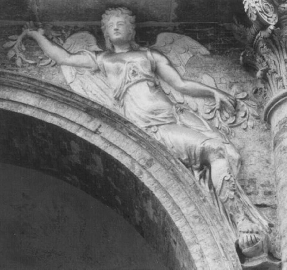 figura allegorica femminile (decorazione plastica) di Rubini Lorenzo (e aiuti) (sec. XVI)