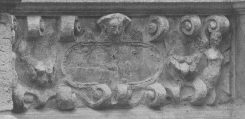 cartiglio (decorazione plastica) di Rubini Lorenzo (e aiuti) (sec. XVI)