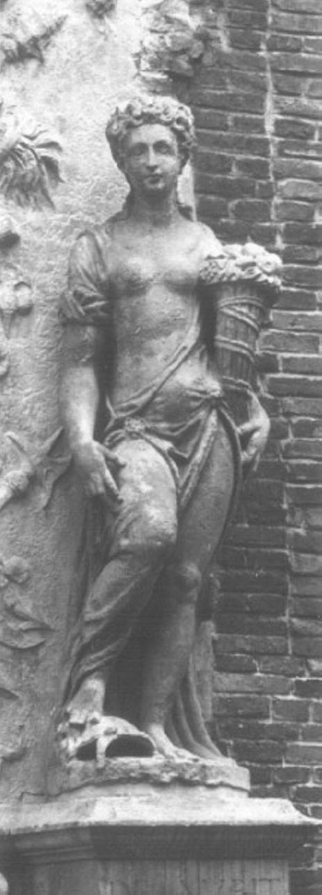 figura allegorica femminile (statua) di Rubini Lorenzo (e aiuti) (sec. XVI)