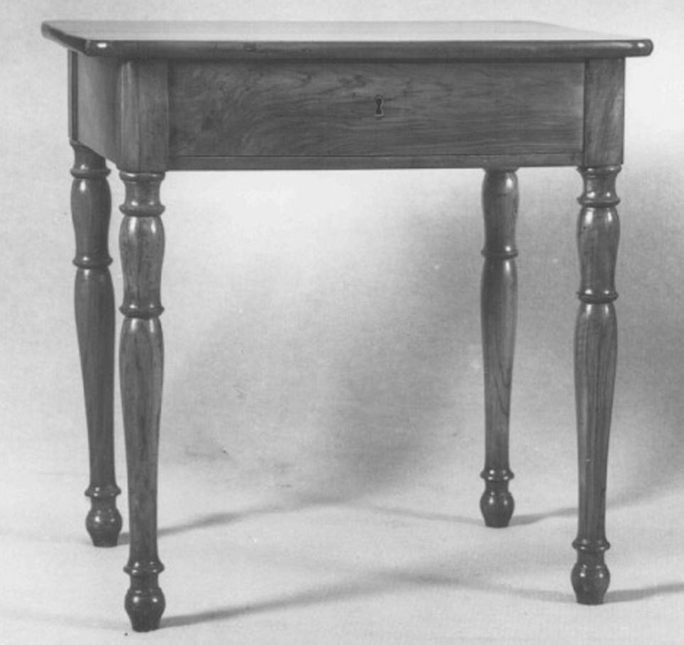 tavolino - ambito vicentino (seconda metà sec. XIX)