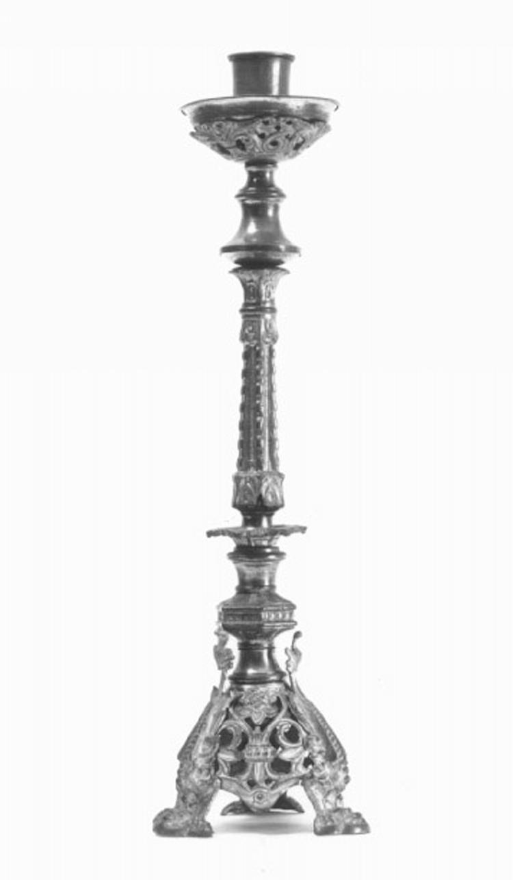 motivi decorativi vegetali (candeliere d'altare) - ambito veneto (prima metà sec. XX)