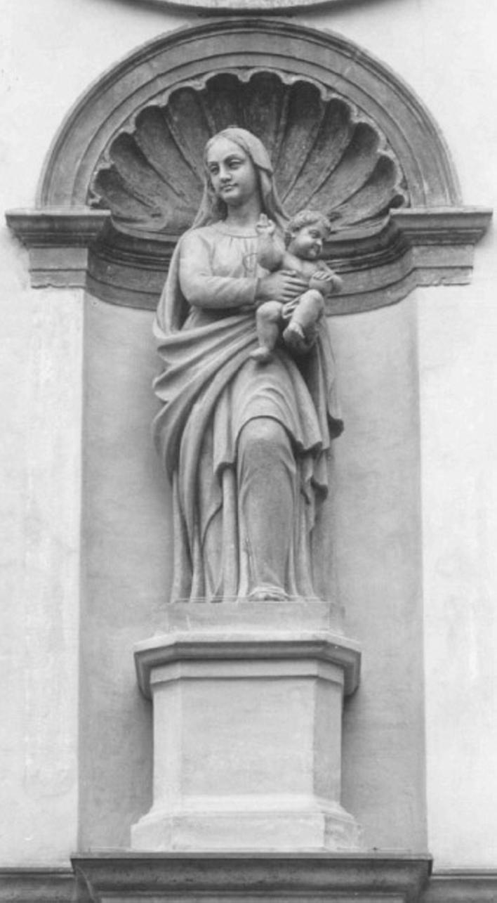 Madonna con Bambino (statua) di Vittoria Alessandro (attribuito) (sec. XX)