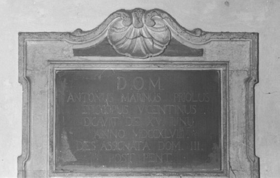 conchiglia (lapide) - ambito veneto (sec. XVIII)