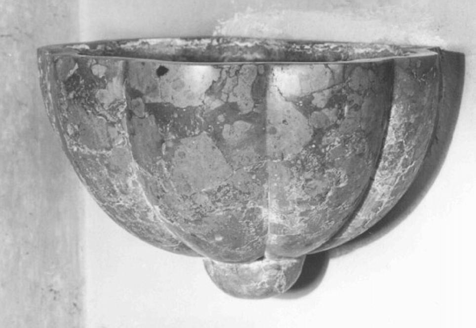 acquasantiera da parete - ambito veneto (secc. XVII/ XVIII)