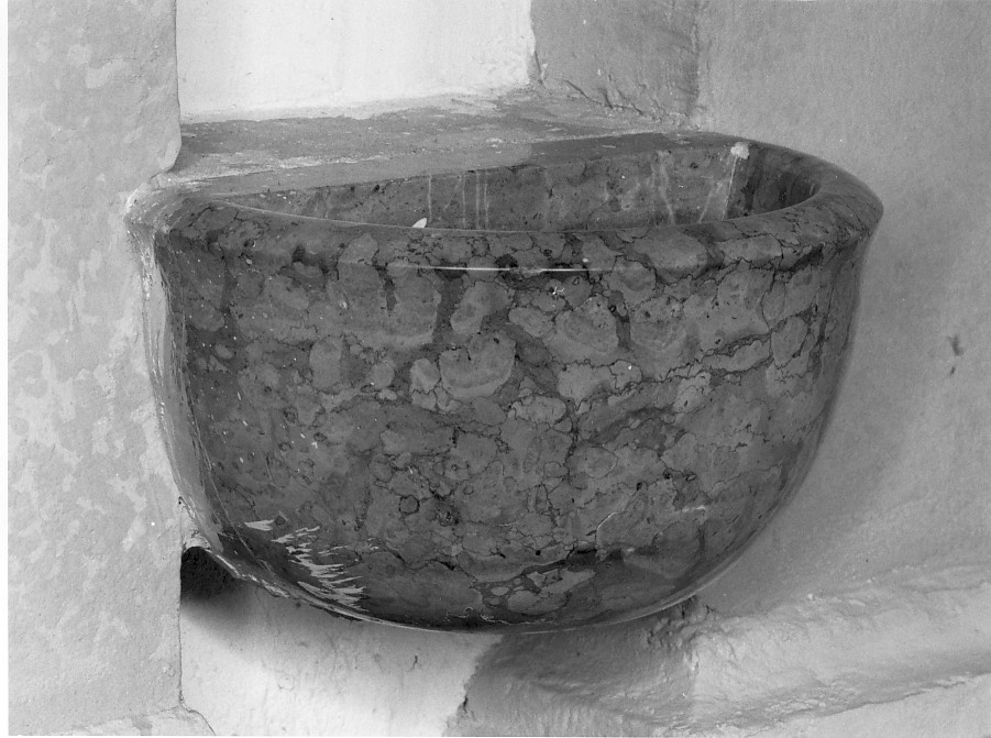 acquasantiera - ambito veronese (secondo quarto sec. XX)