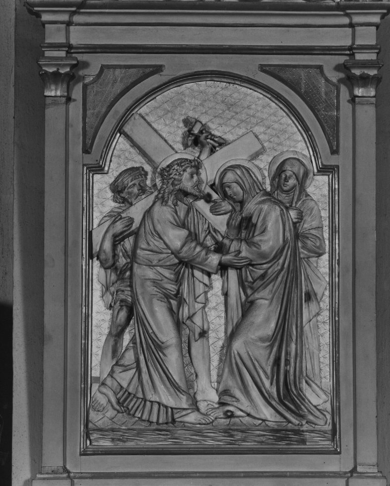 stazione IV: Gesù incontra la Madonna (rilievo) - ambito veneto (primo quarto sec. XX)
