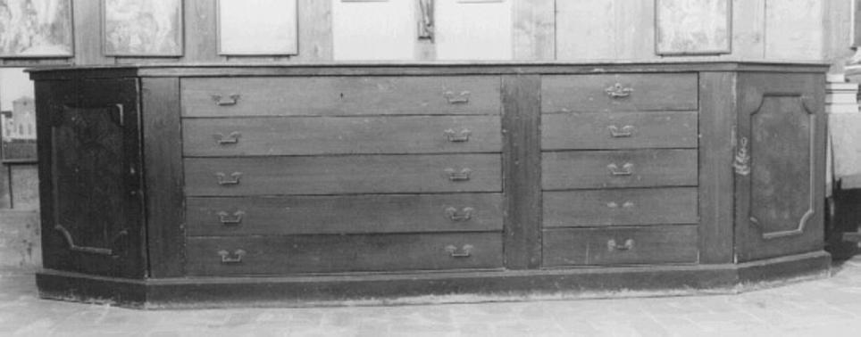 credenza - ambito vicentino (primo quarto sec. XX)