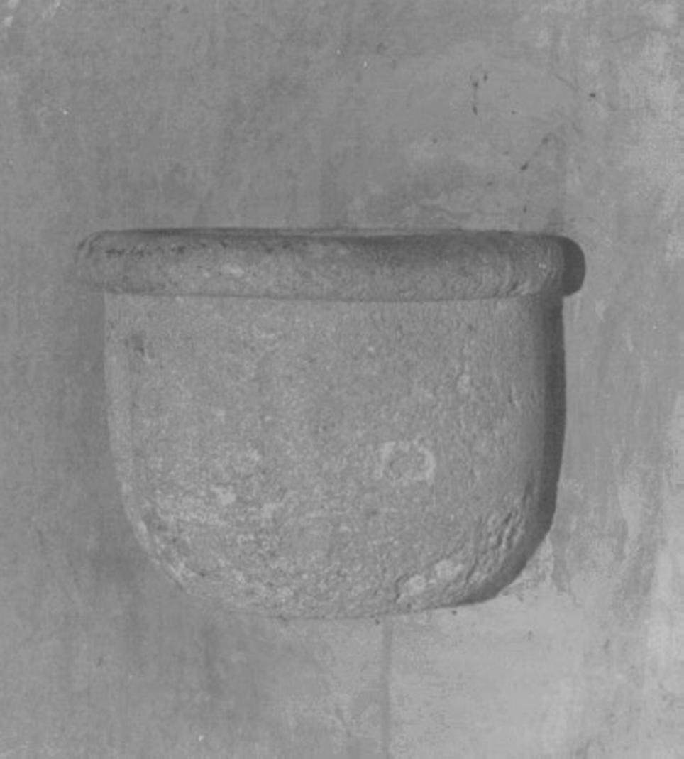 acquasantiera - ambito vicentino (sec. XV)