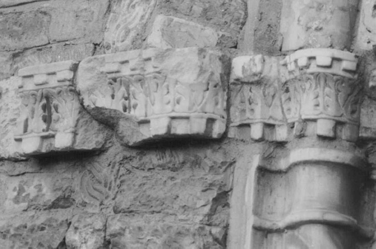 motivi decorativi (capitello) di Pietro Veneto (sec. XII)