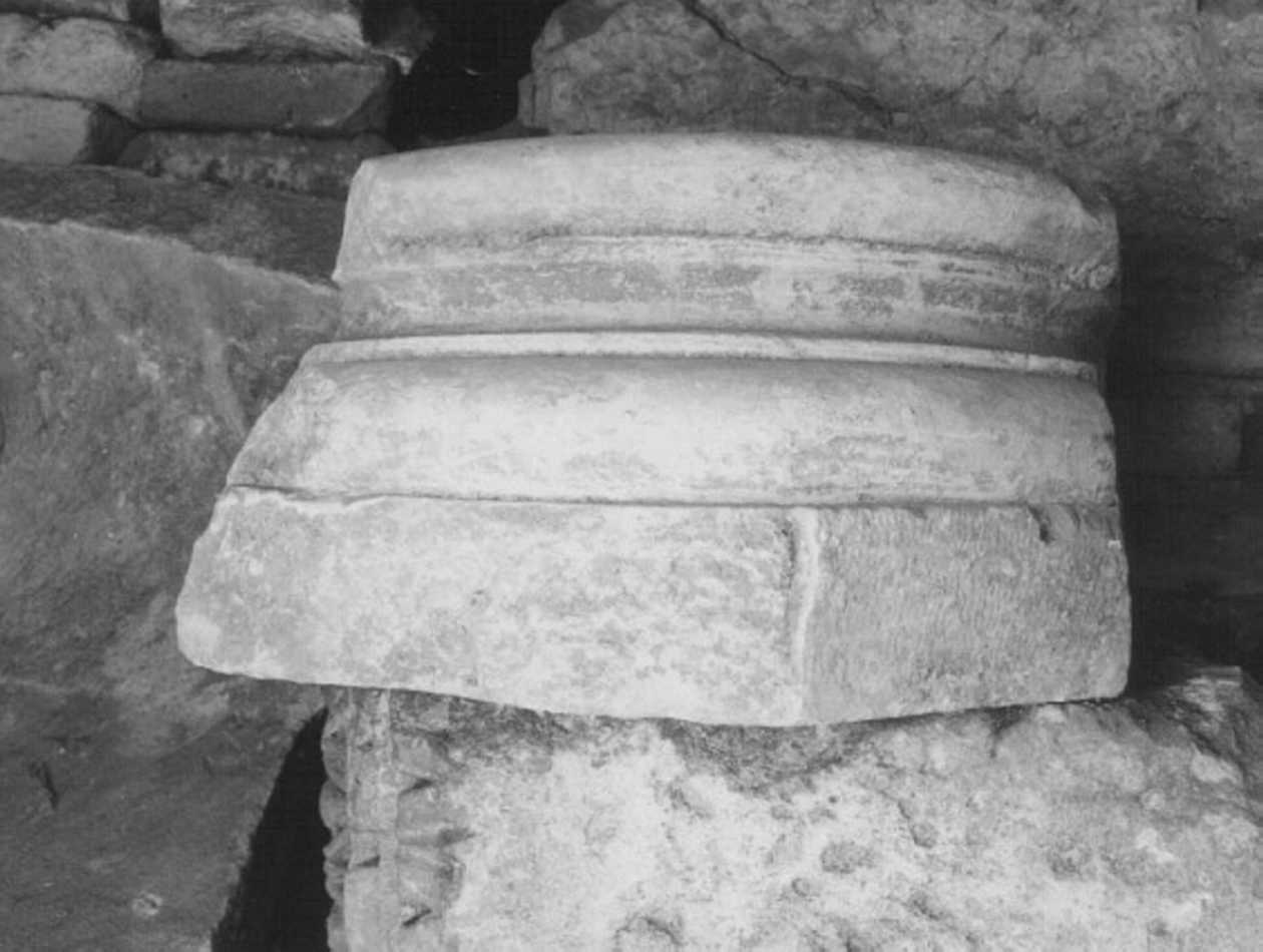 plinto, frammento - ambito vicentino (sec. XVII)