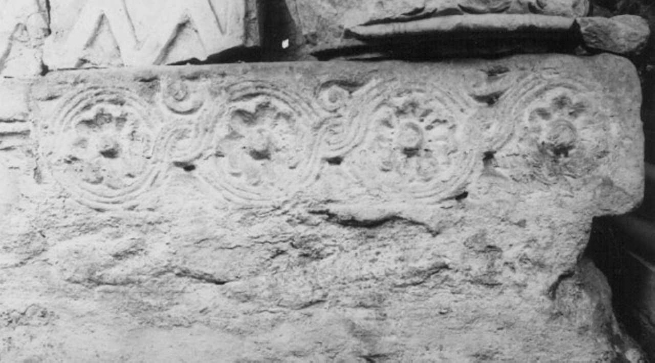 decorazione plastica, frammento - ambito vicentino (sec. VIII)