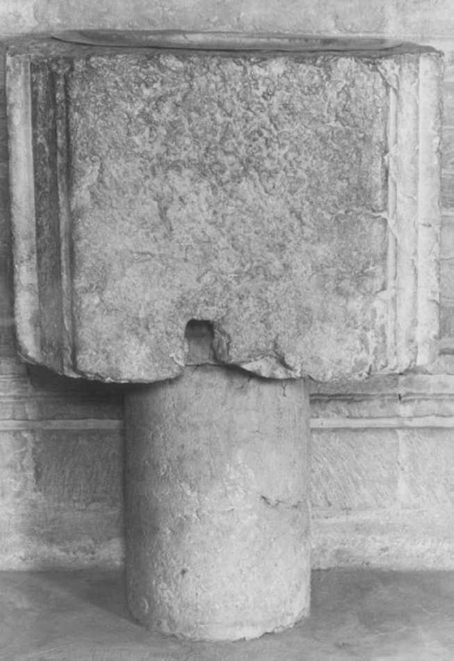 acquasantiera - ambito vicentino (secc. XI/ XII)