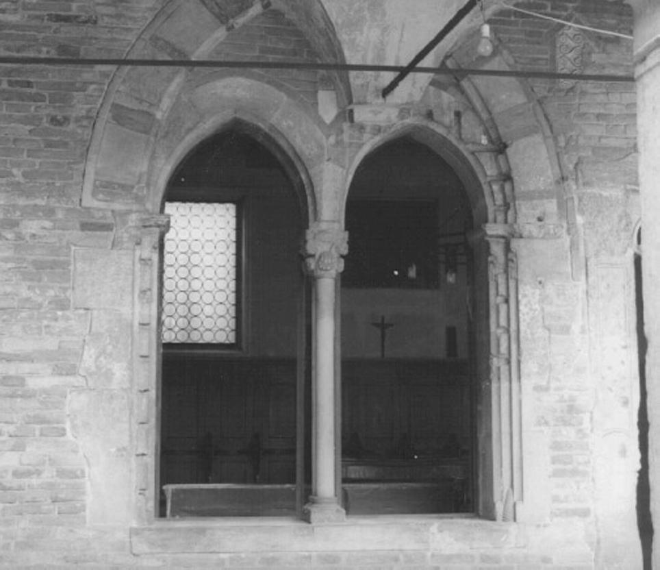 bifora - ambito veneto (seconda metà sec. XIII)