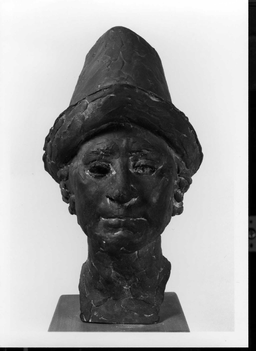 Ritratto di Lea col cappellino di velluto, testa di giovane donna (statua) di Pozza Neri (sec. XX)