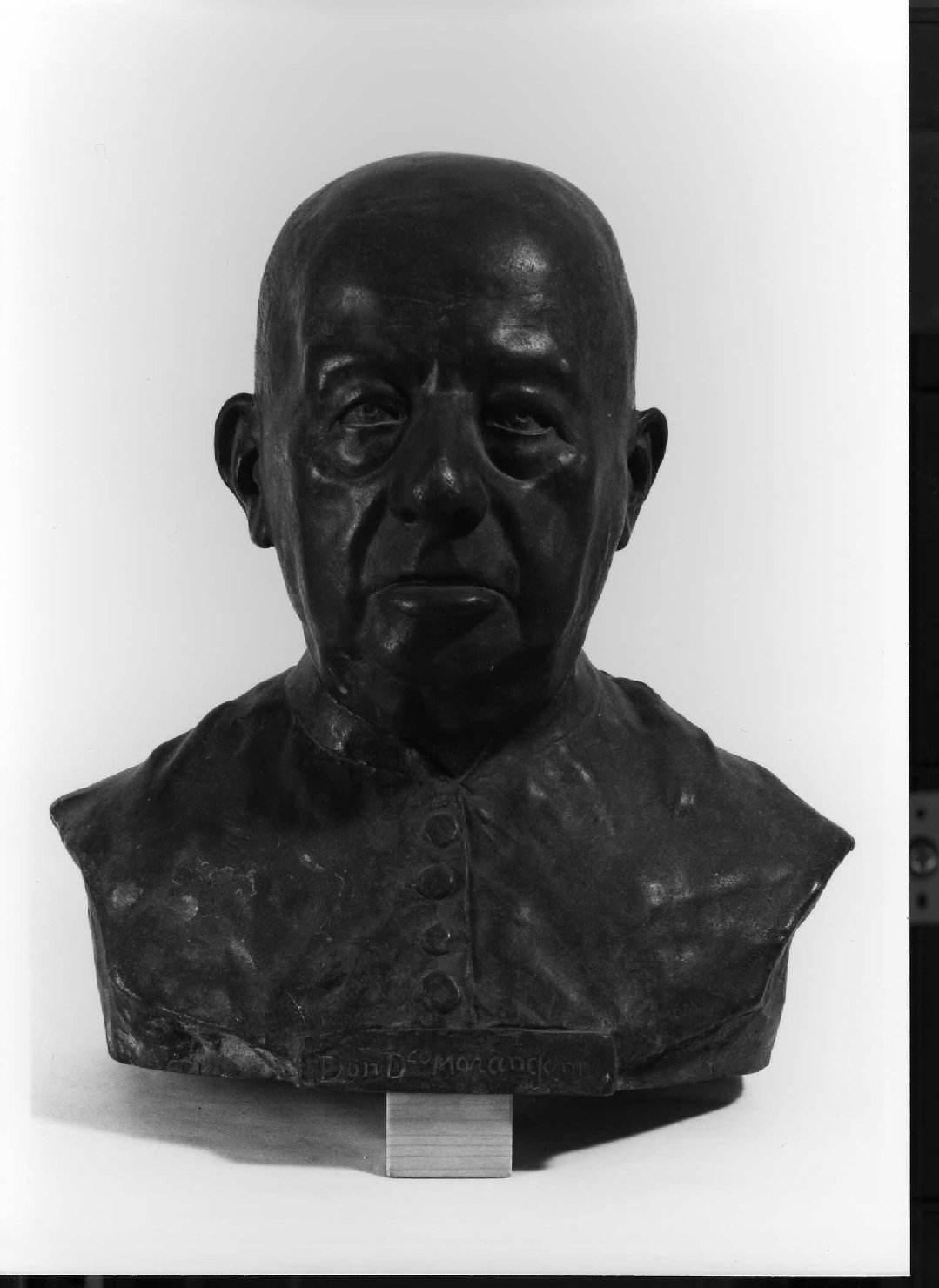 Don Domenico Marangoni, ritratto a mezza figura di prelato (scultura) di Scola Camerini Maria (sec. XIX)