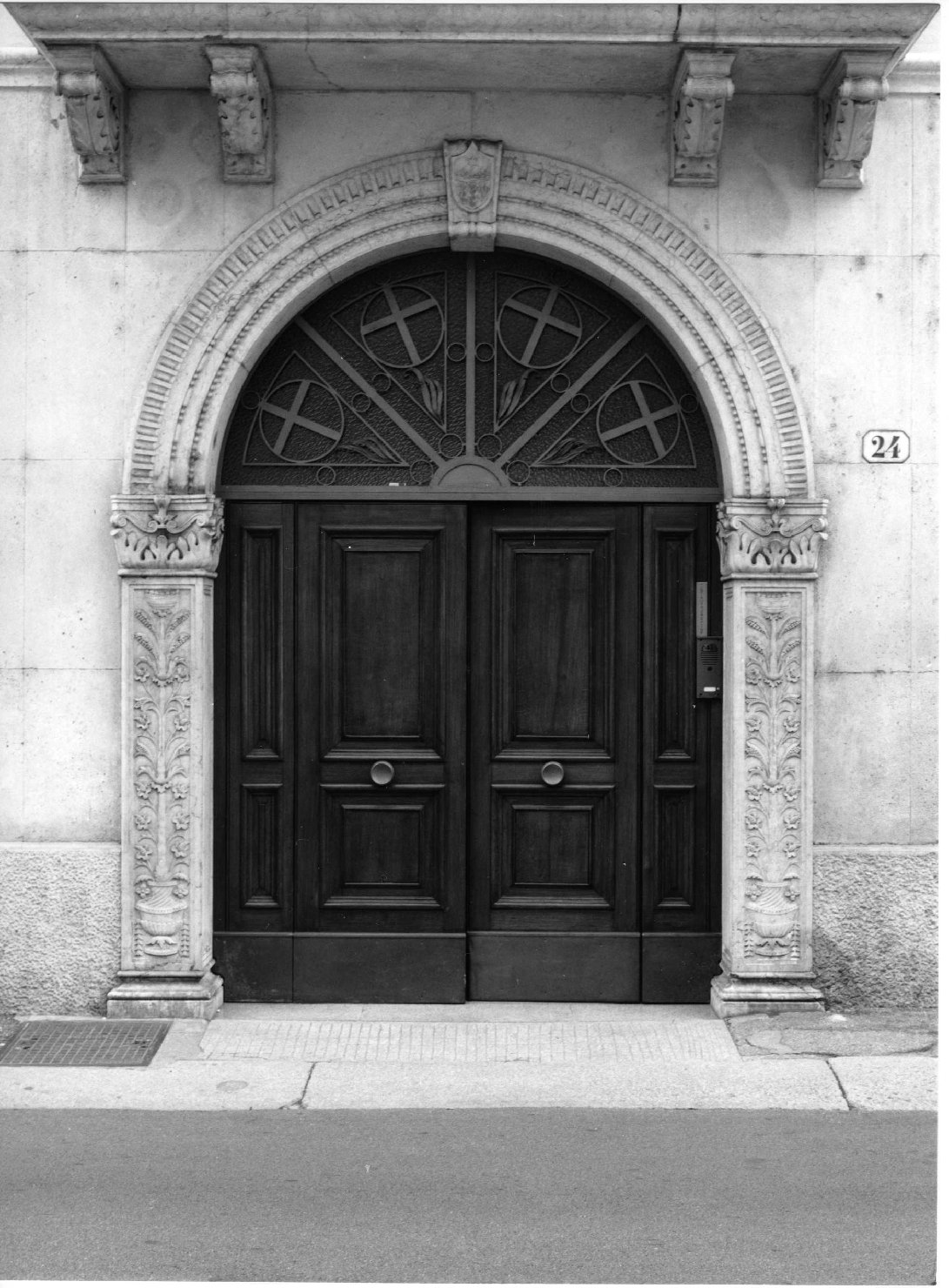 portale, opera isolata - ambito veronese (seconda metà sec. XX)