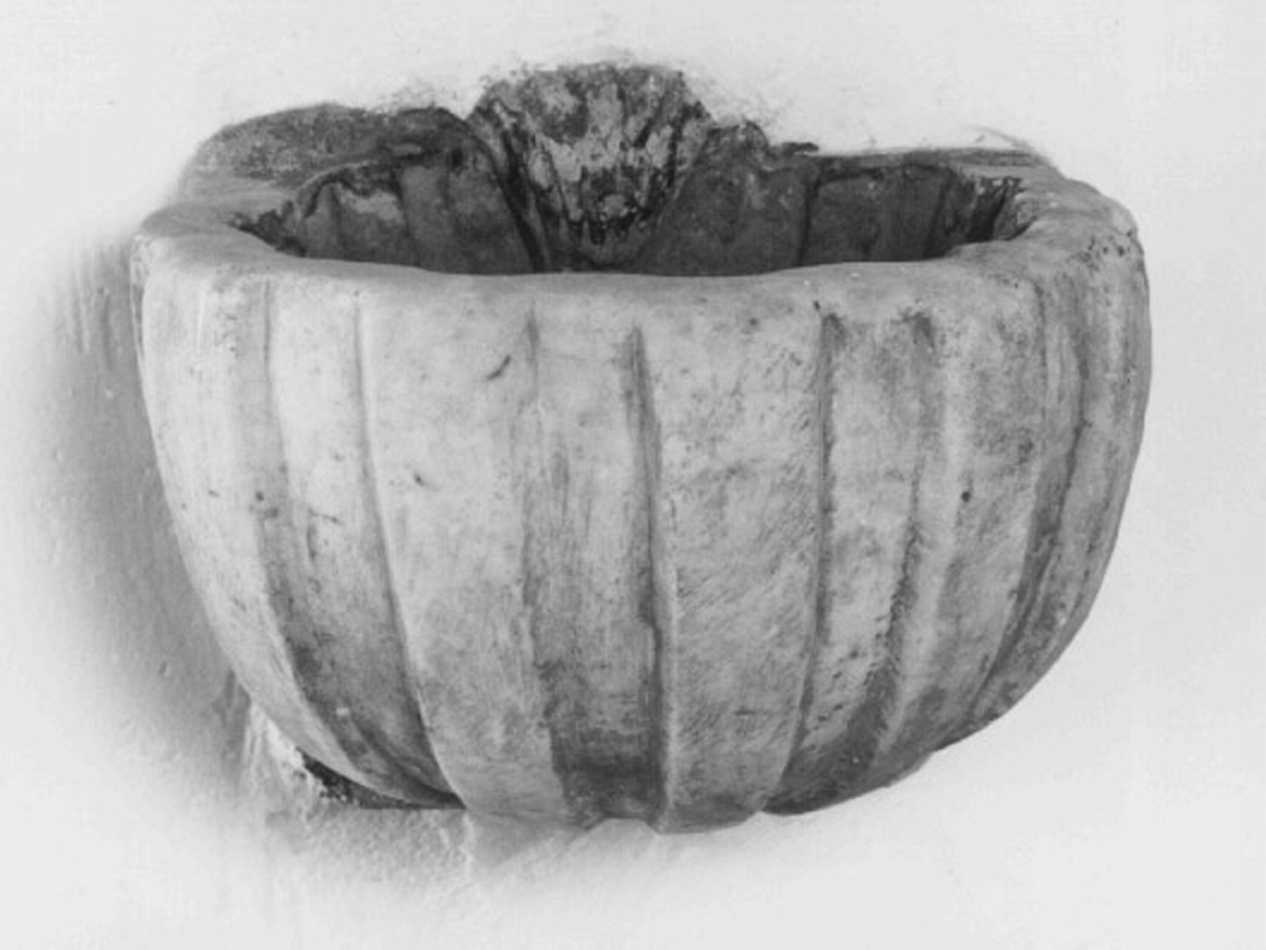 acquasantiera da parete - ambito veneto (sec. XVII)