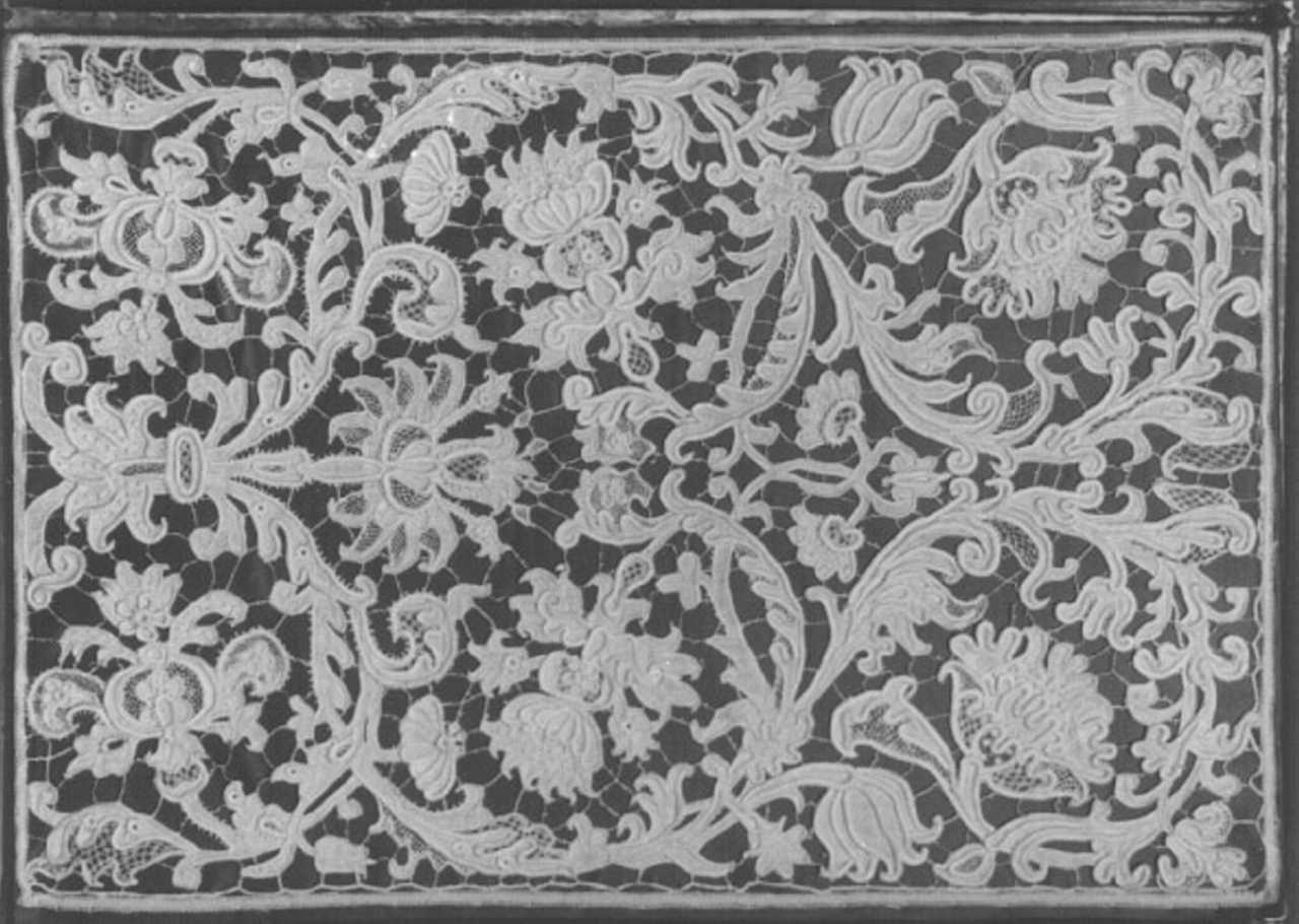 merletto, elemento d'insieme - manifattura veneziana (secc. XVII/ XVIII)