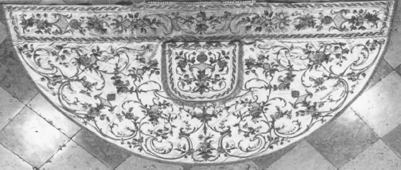 piviale, elemento d'insieme - manifattura italiana (prima metà sec. XVIII)