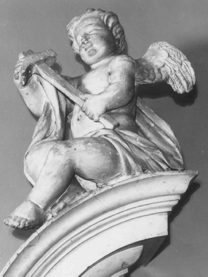 angioletto con la croce (statua, elemento d'insieme) di Tomezzoli Domenico (attribuito) (seconda metà sec. XVII)