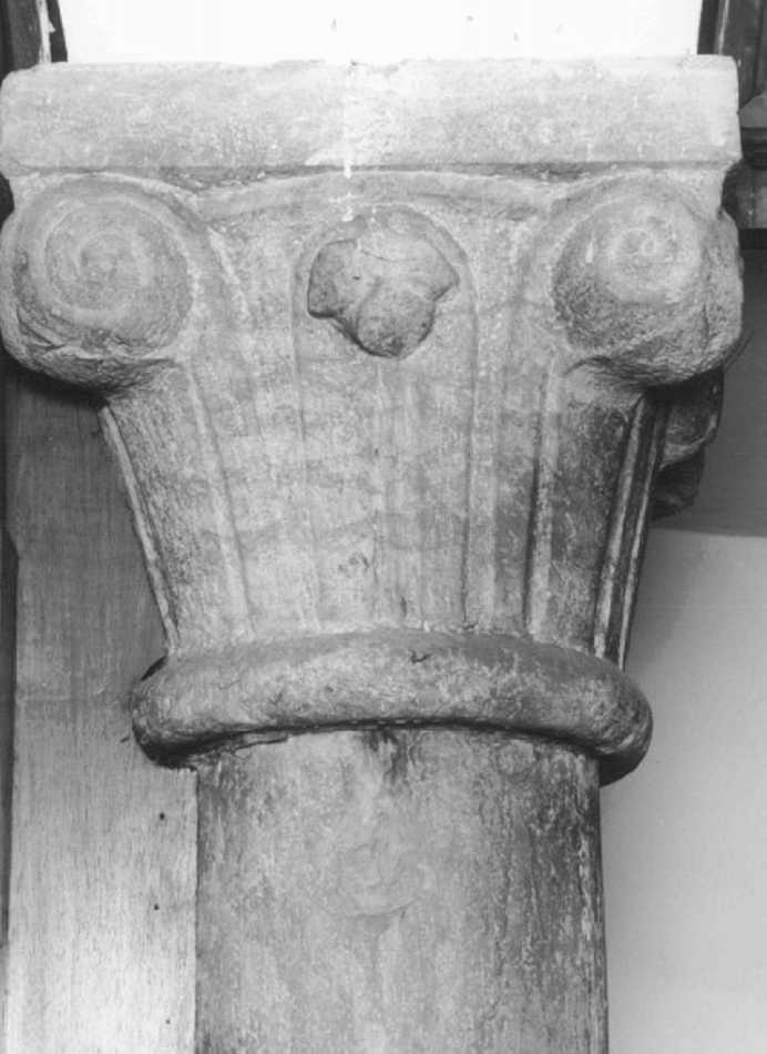 capitello, elemento d'insieme - ambito veronese (secc. XV/ XVI)