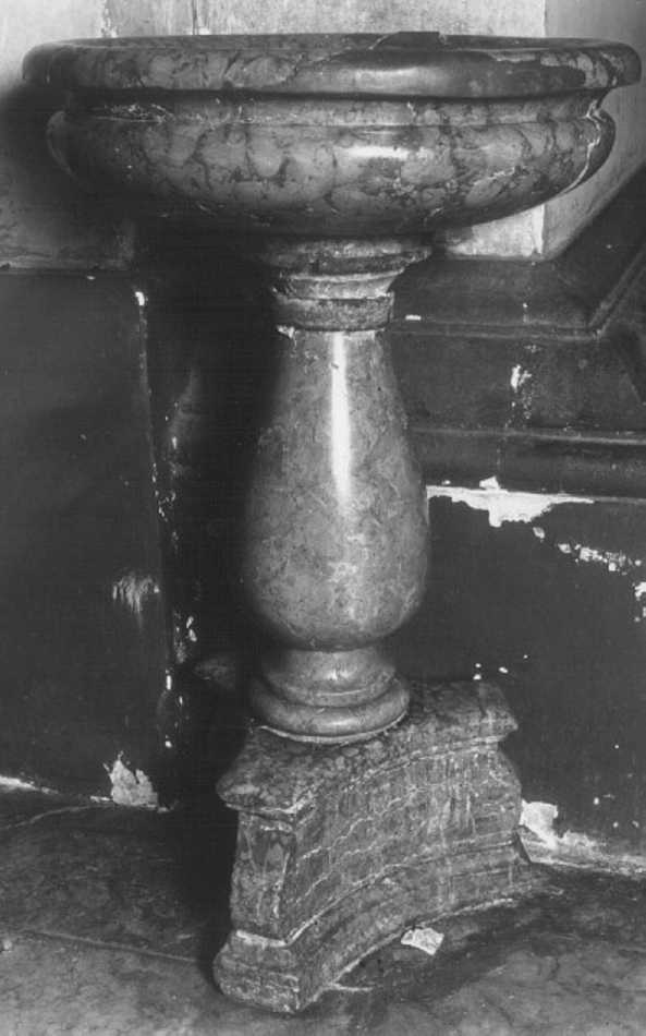 acquasantiera - a fusto - ambito rodigino (sec. XVII)