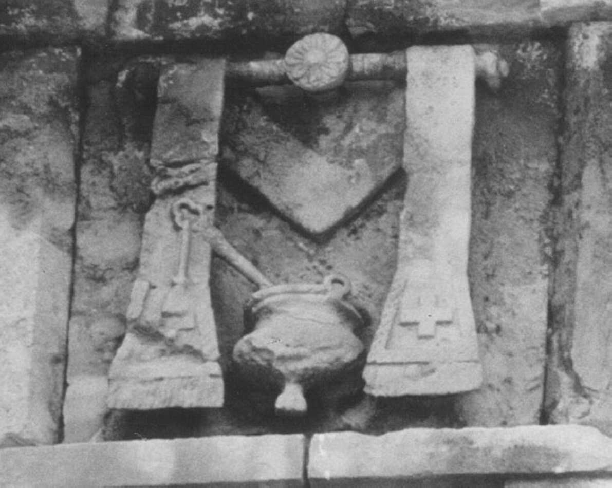 simboli e arredi liturgici (metopa) di Trezza Luigi (sec. XIX)