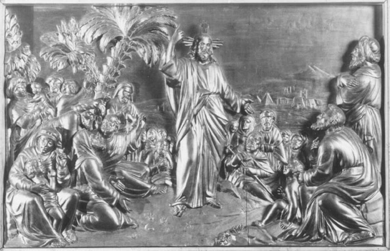 Cristo che predica alle folle (formella) di Parazzi Antonio, Ditta Martini Rinaldo (sec. XIX)
