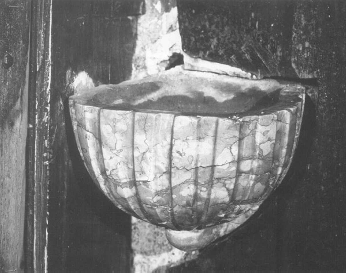 acquasantiera da parete - ambito veronese (sec. XVI)