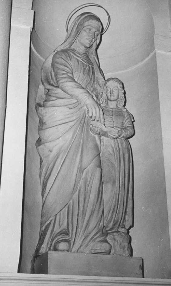 Sant'Anna (statua) di Righetti Silvio (attribuito) (sec. XX)