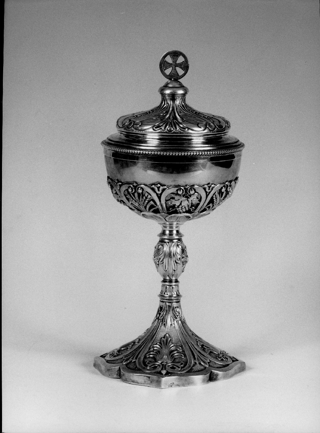 pisside - ambito veronese (sec. XX)